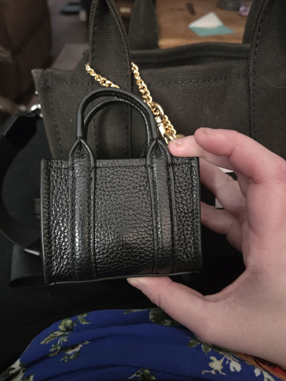 The Tote Bag Black Mini Leather Charm by Marc Jacobs - Picture 3 of 6